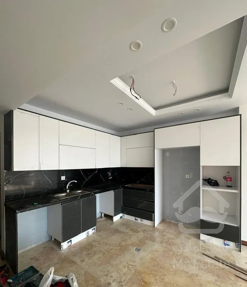 آپارتمان ۱۳۰متری/سه خواب/خوش نقشه