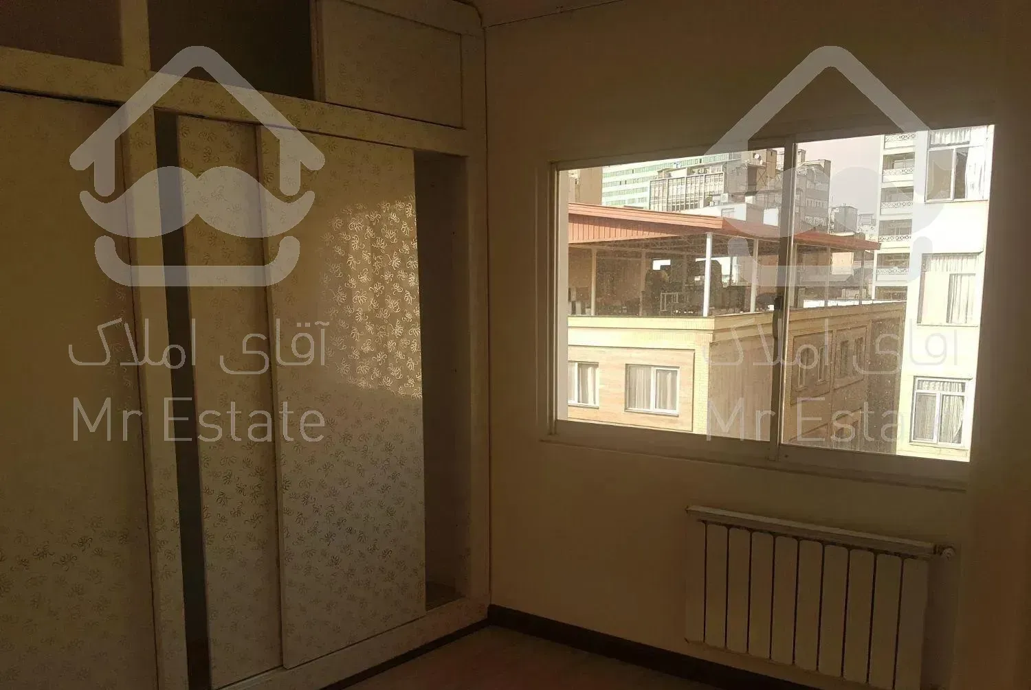 تقاطع ولیعصرطالقانی اپارتمان۷۰مترشیک باپارکینگ