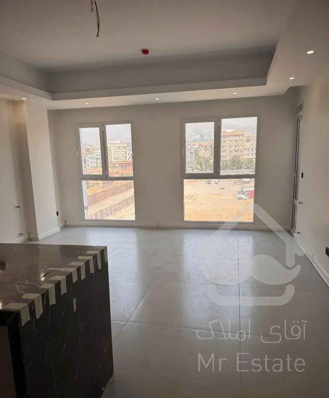 آپارتمان نوساز تک واحدی