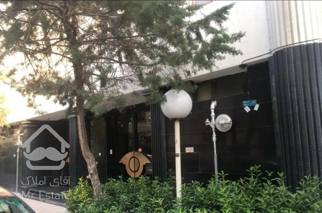 میدان کاج علامه شمالی برج