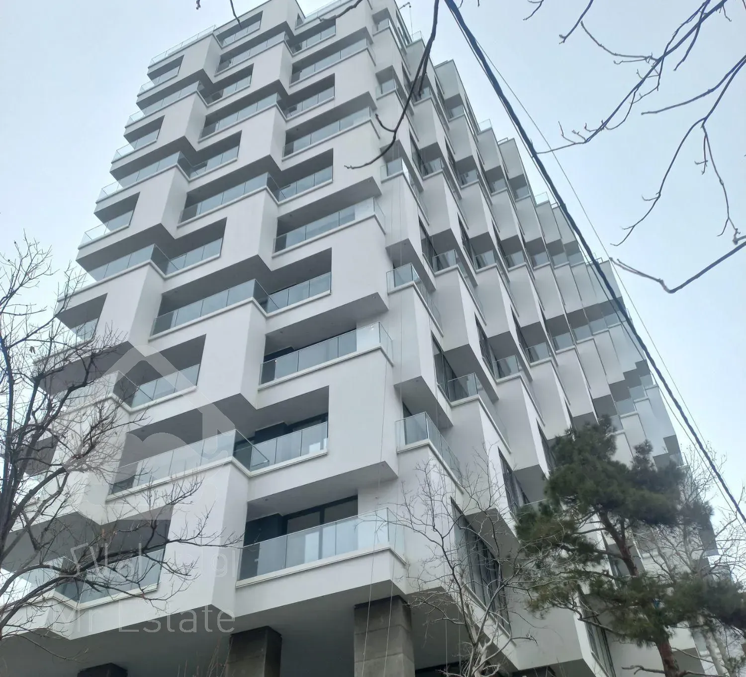 نیاوران مرجان/۵۵۰ متر (مالک شدیدا پول لازم)