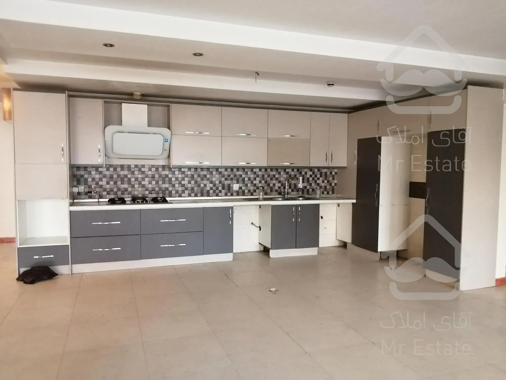 161 متر 3خواب برج صیاد 2 فول امکانات دریاچه