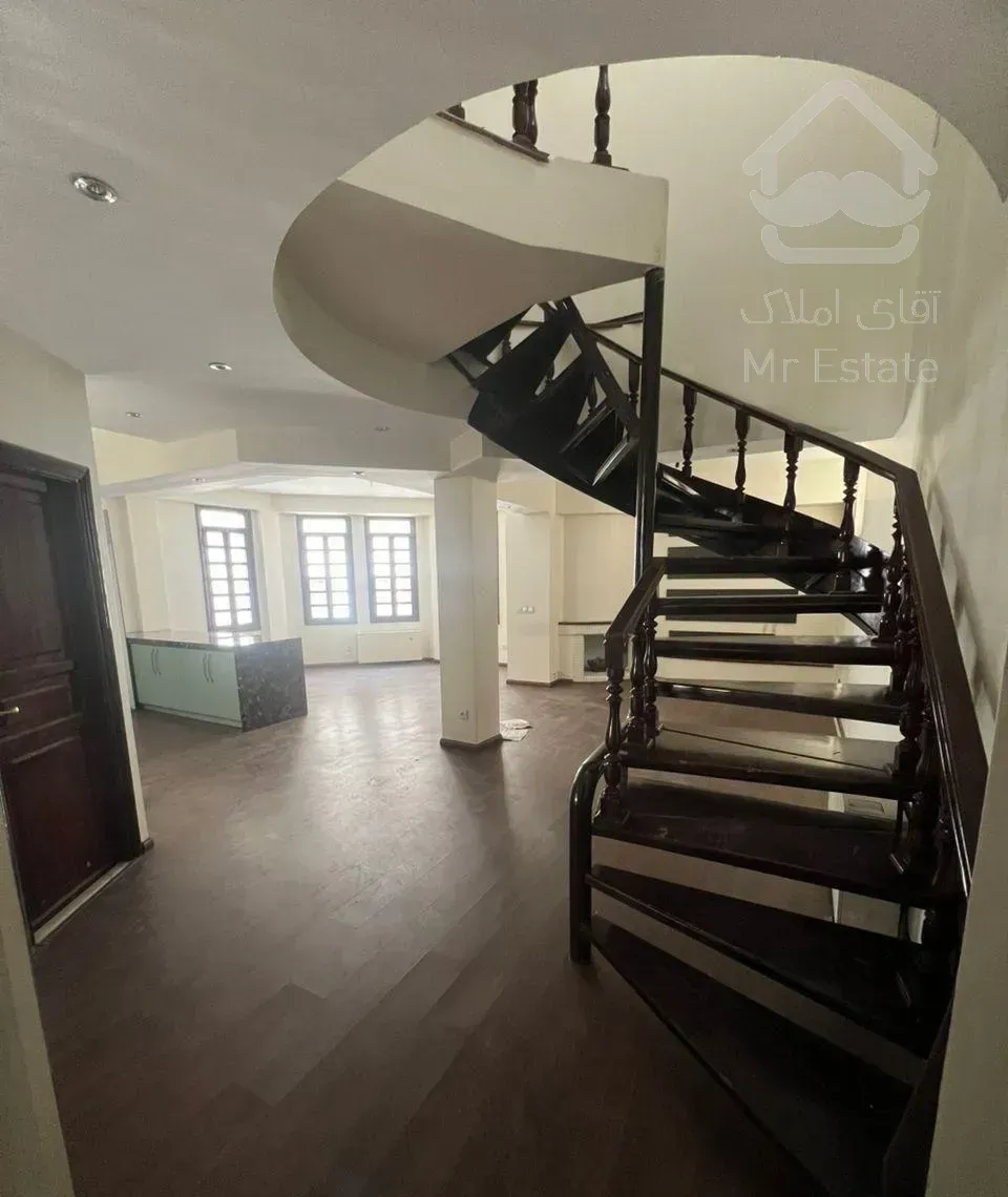 ۱۵۰متر دوبلکس تاپ لوکیشن ۳خواب بازسازی شده