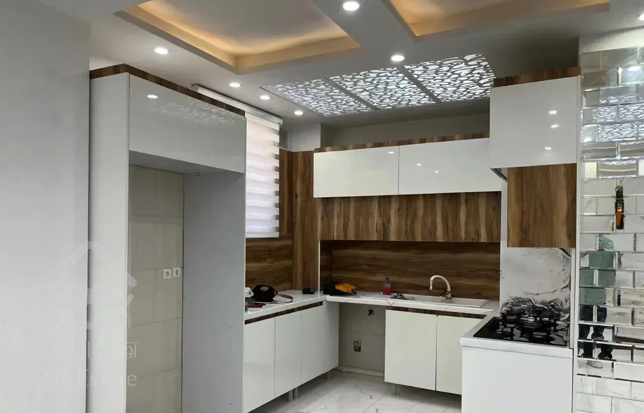 ۲۰ متر حیاط خلوت دیگه چی میخوای