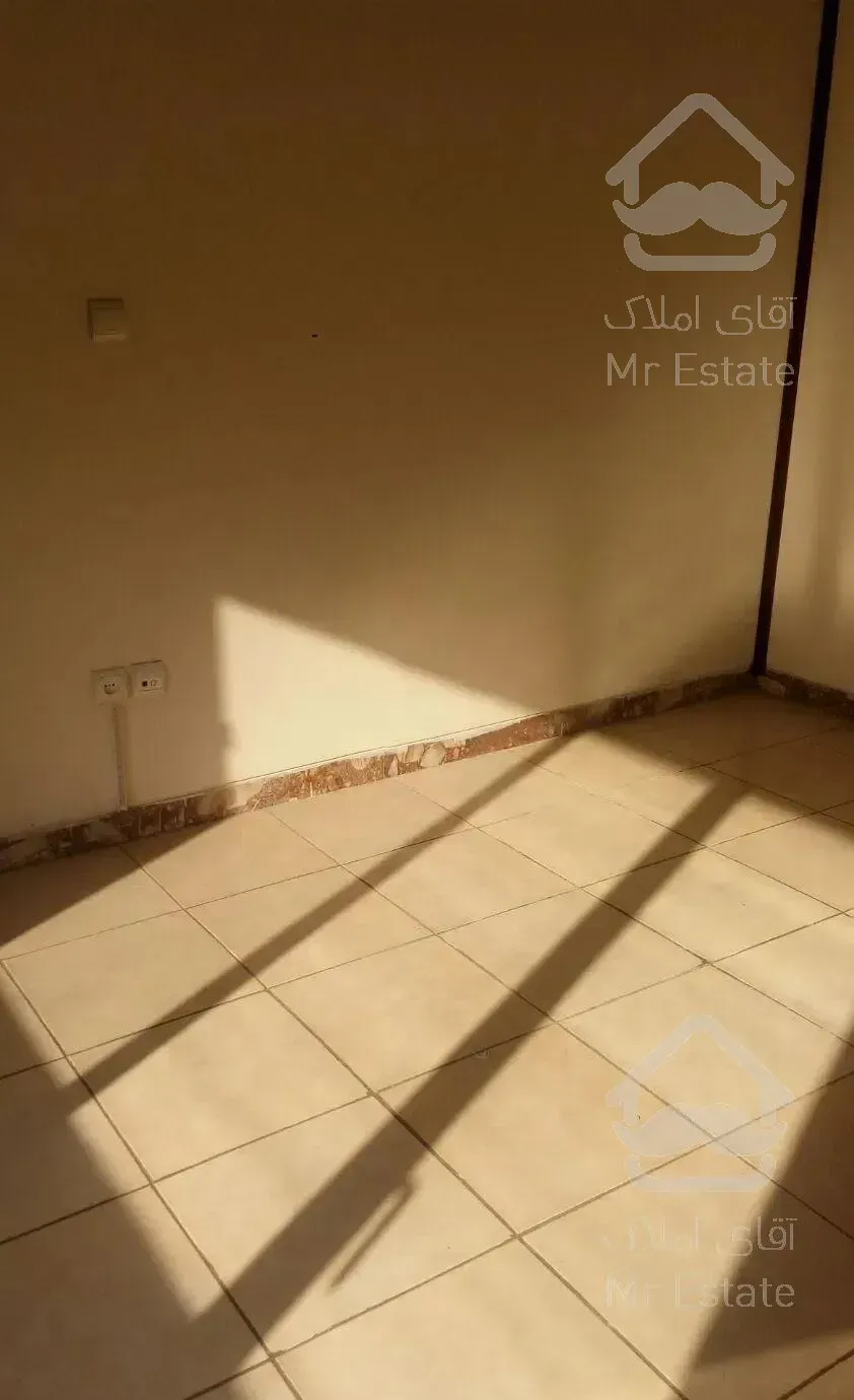 ولیعصر پارک ساعی 270مترتکواحدی +50مترتراس(تخلیه)