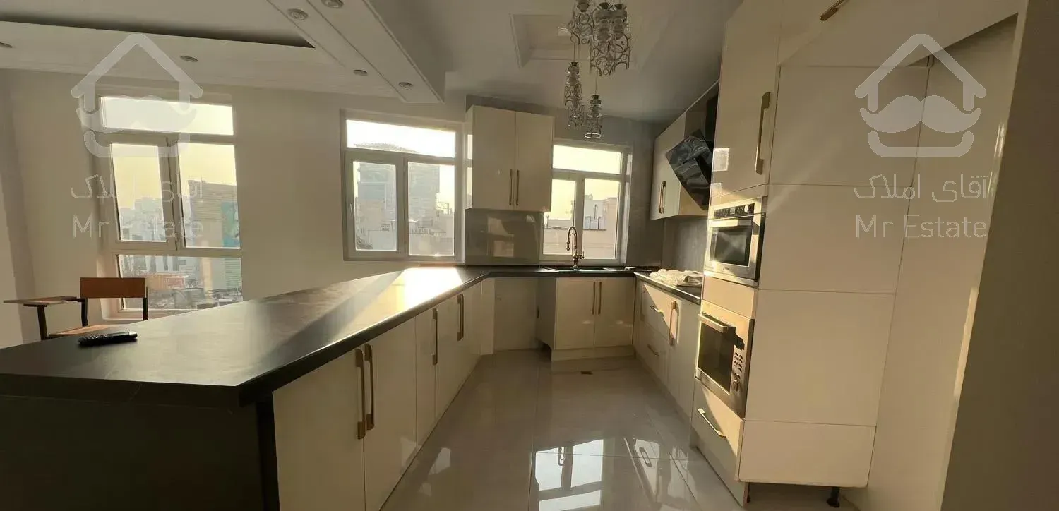 اندرزگو ۱۳۵متر/تک واحدی/غرق در نور