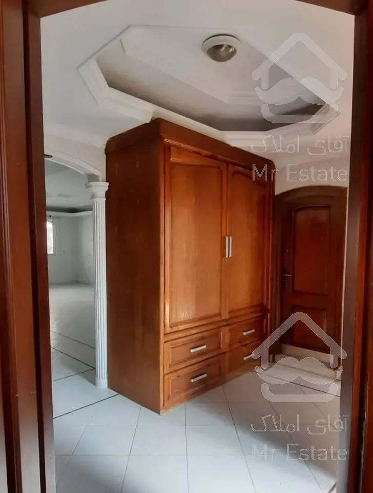 آپارتمان 155متری سه خوابه تمیز واقع در اوایل امامت