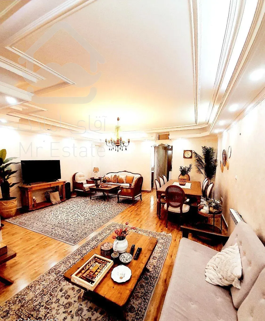 آپارتمان ۸۱ متر/ دو خواب/پذیرایی مربع