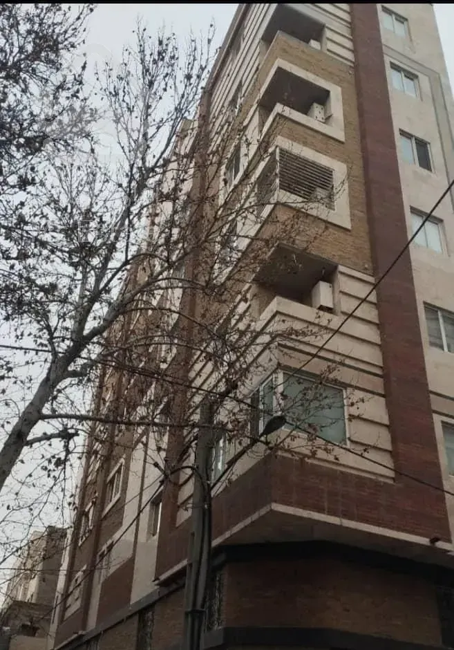 ۹۱‌مترفول‌امکانات/نورگیری‌عالی/گذرعریض/املاک‌آریا