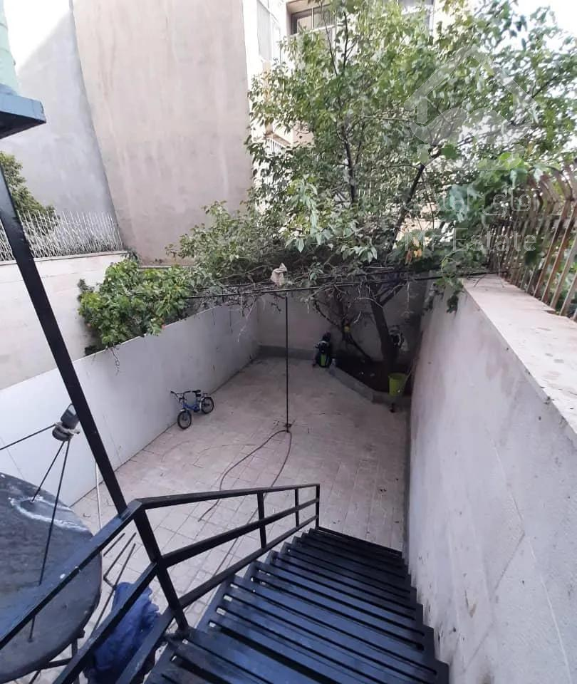 ۷۷ متر دوخوابه حیاط دار