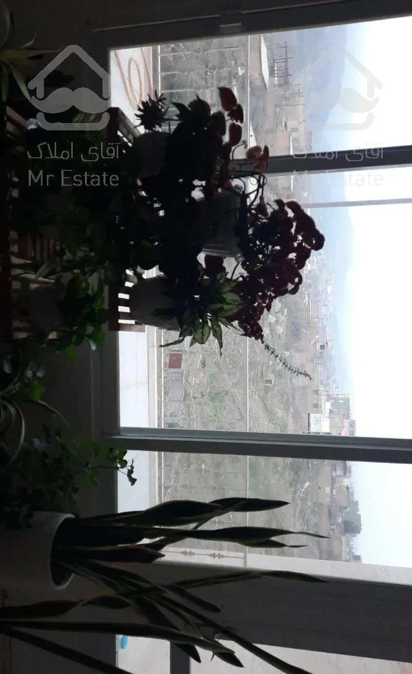 ویلا استخر جکوزی ۳طبقه فوق تمیز