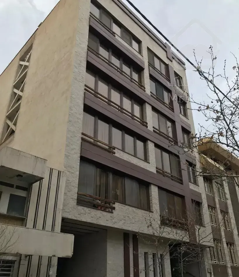 ۶۵ متر یک خ رو ب آفتاب