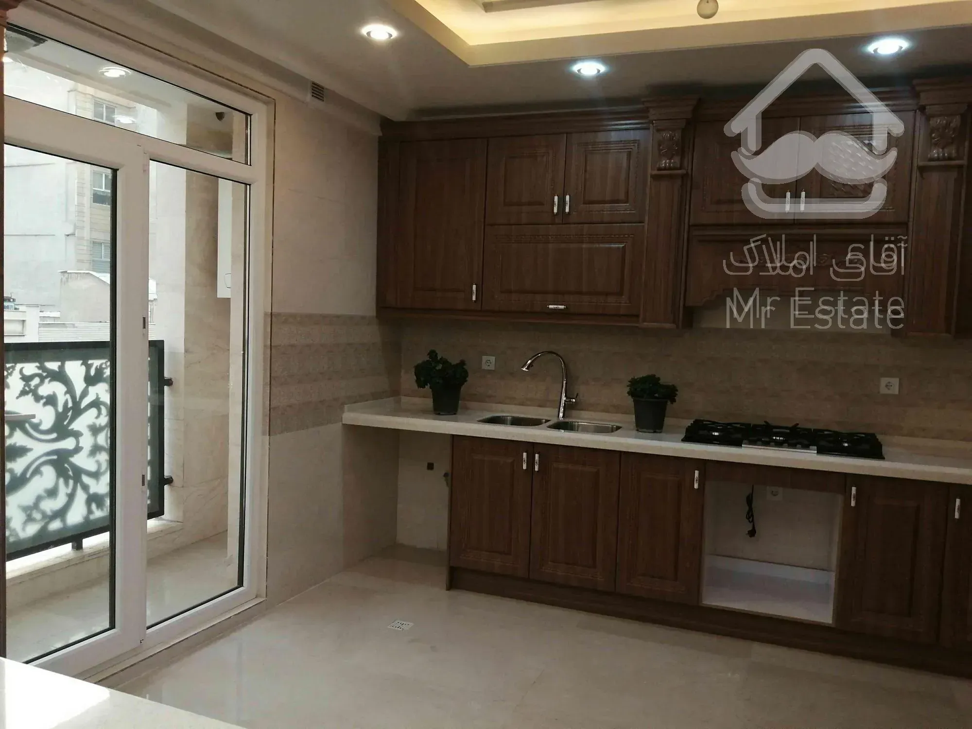 فروش آپارتمان تکواحدی ۱۷۳ متری نوساز شمال کاشانی