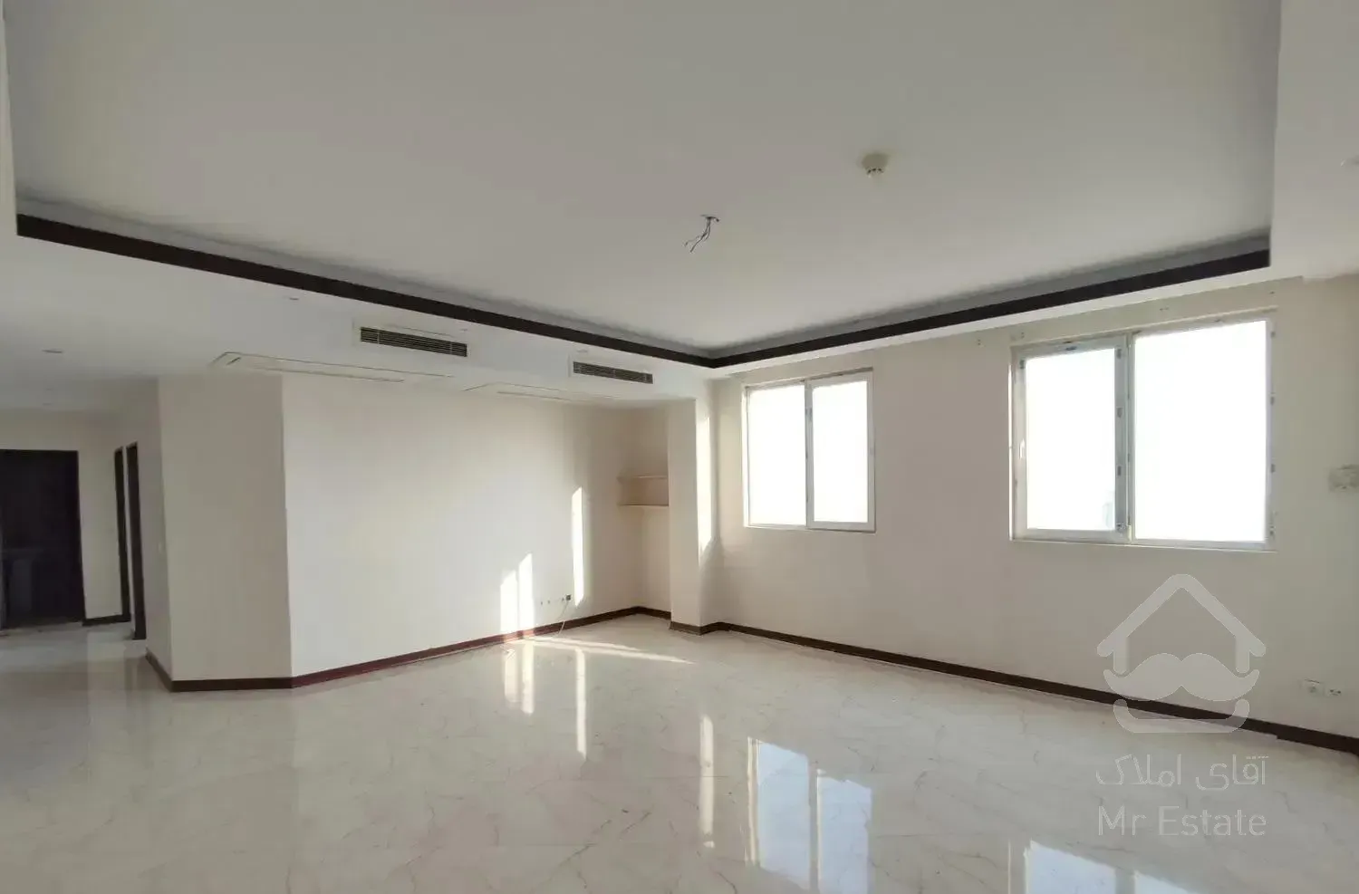 ۱۱۲ متر دو خواب ویو دریاچه برج مجلل آسمان