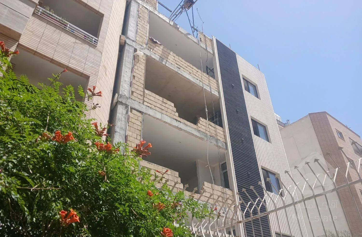 فروش آپارتمان ۱۸۰ متری ۳ خوابه در تیران