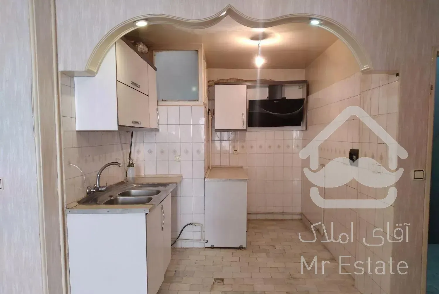 آپارتمان ۵۱ متر با پارکینگ و انباری