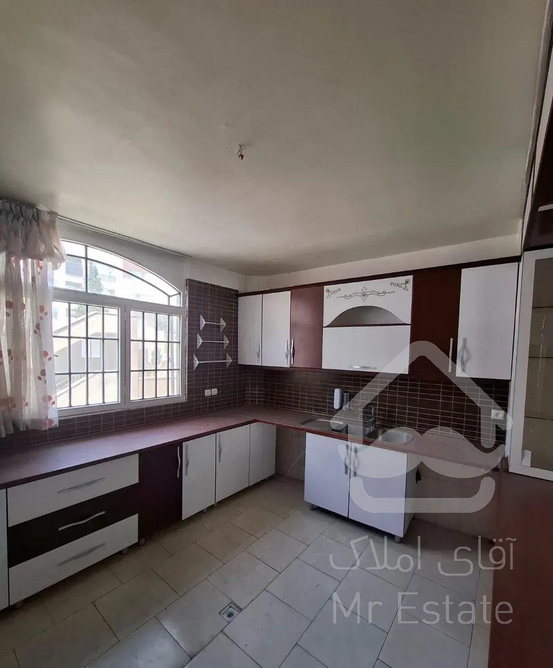 رهن آپارتمان ۳ خوابه در خیابان ایران