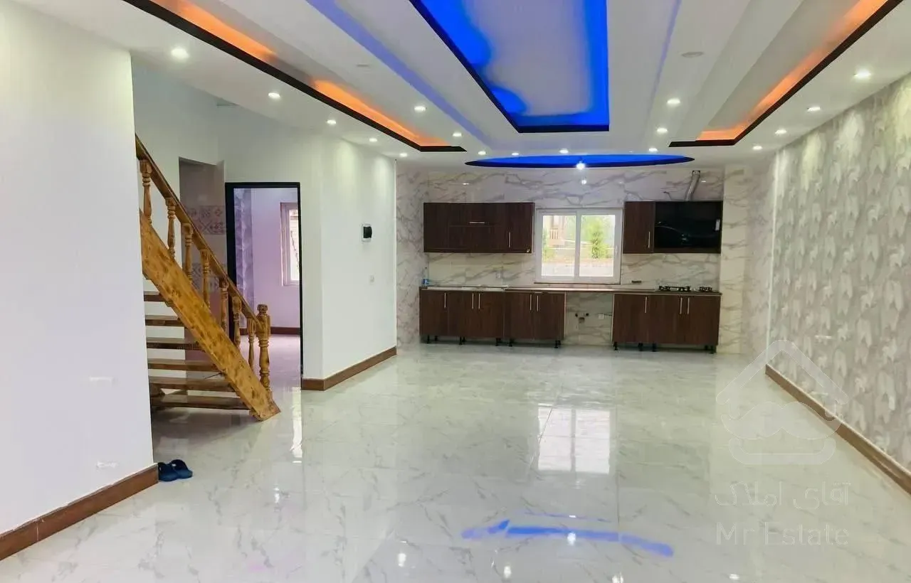 ویلا نماسنگ نیم پیلوت 185 متری شهرکی سند تک‌برگ