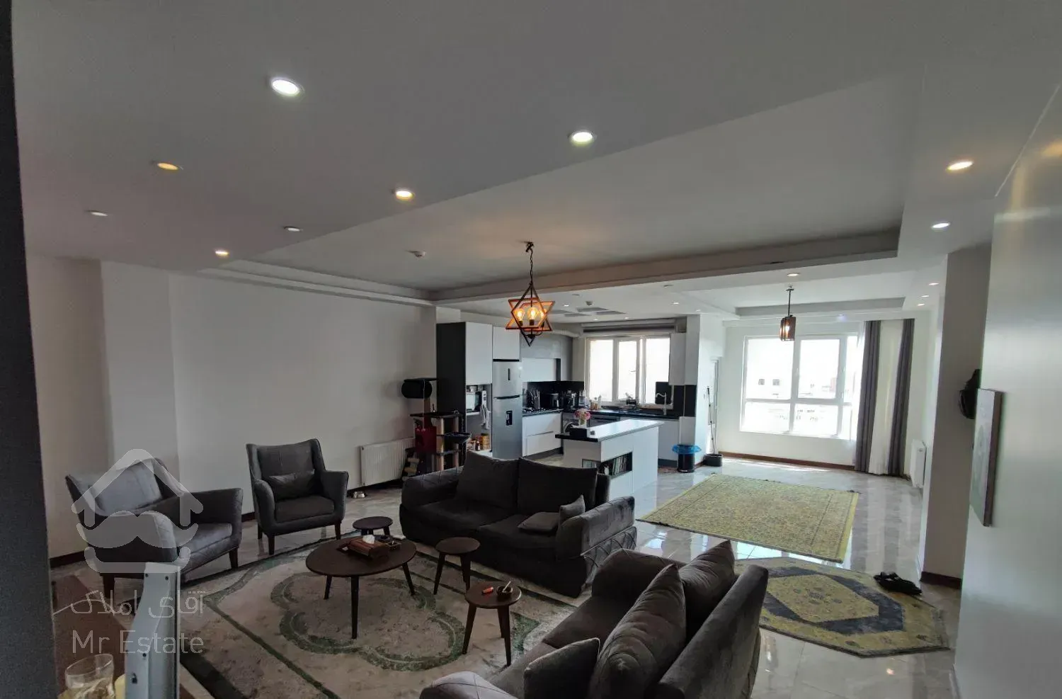 ستارخان ۳ خواب ۱۳۵ متر غرق نور