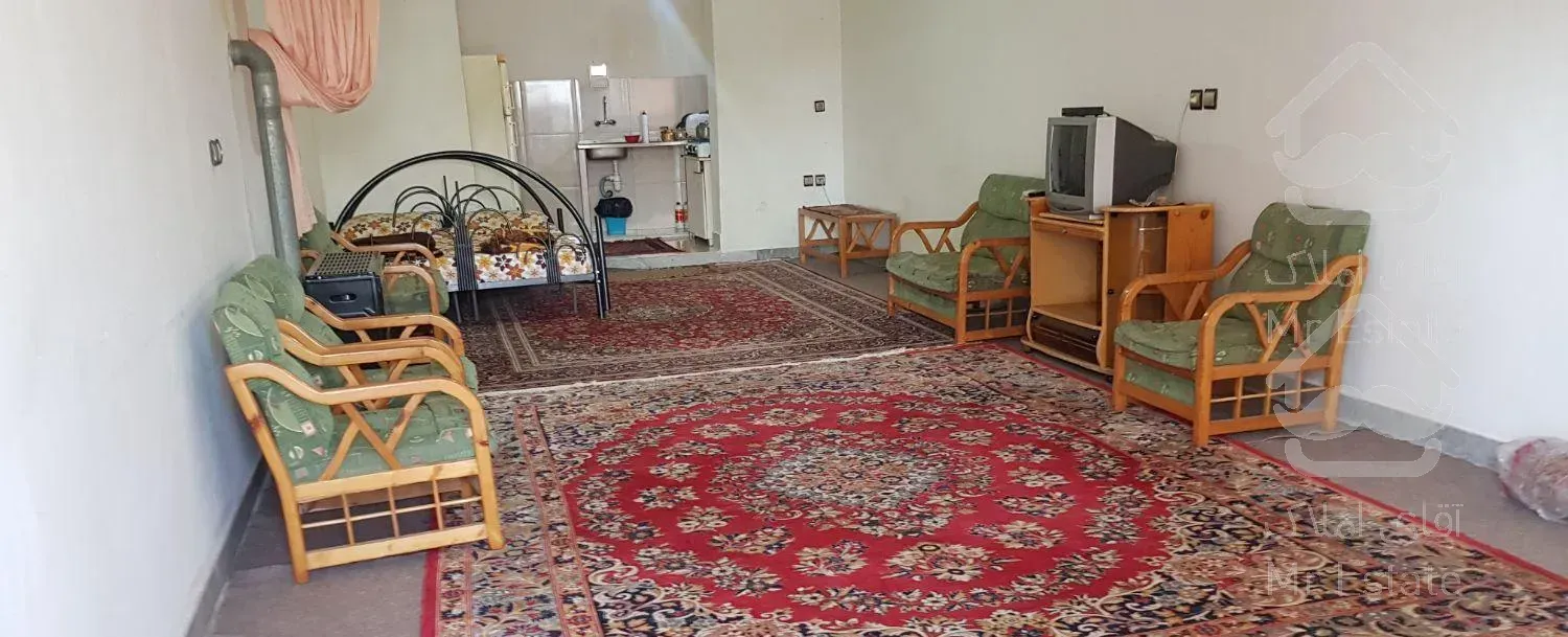 سویت حیاط دار تمیز و مرتب