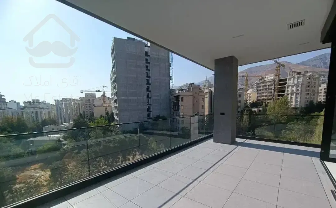 آپارتمان ویلا(۳۶۰ متر)طبقه آخر