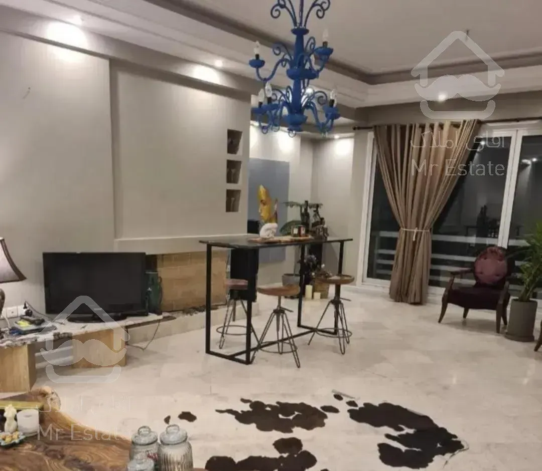 ۱۱۰متر/دو خواب/طبقه چهارم/حکمت