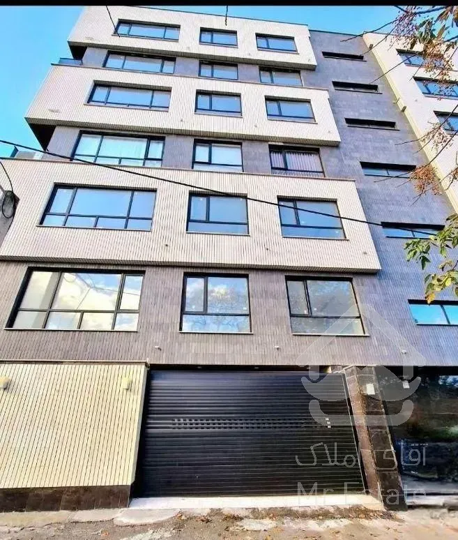 ۱۴۱ متر طالقانی، ۳ خواب، متریال عالی