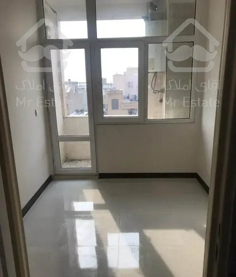 ۹۰ متر / تکواحدی / مشرف به پارک تهران ویلا