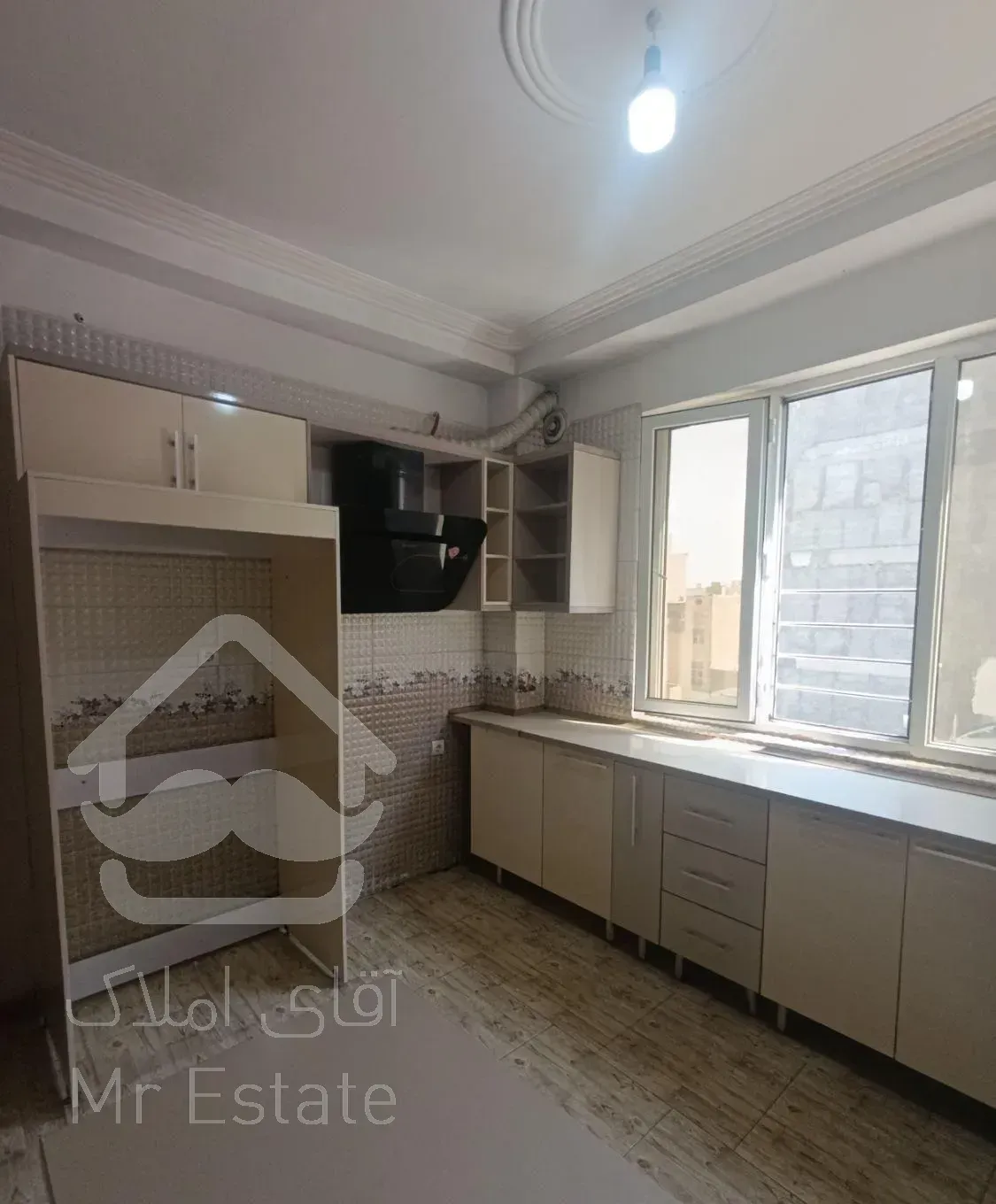 ۴۵متری/اسانسور/پارکینگ/انباری