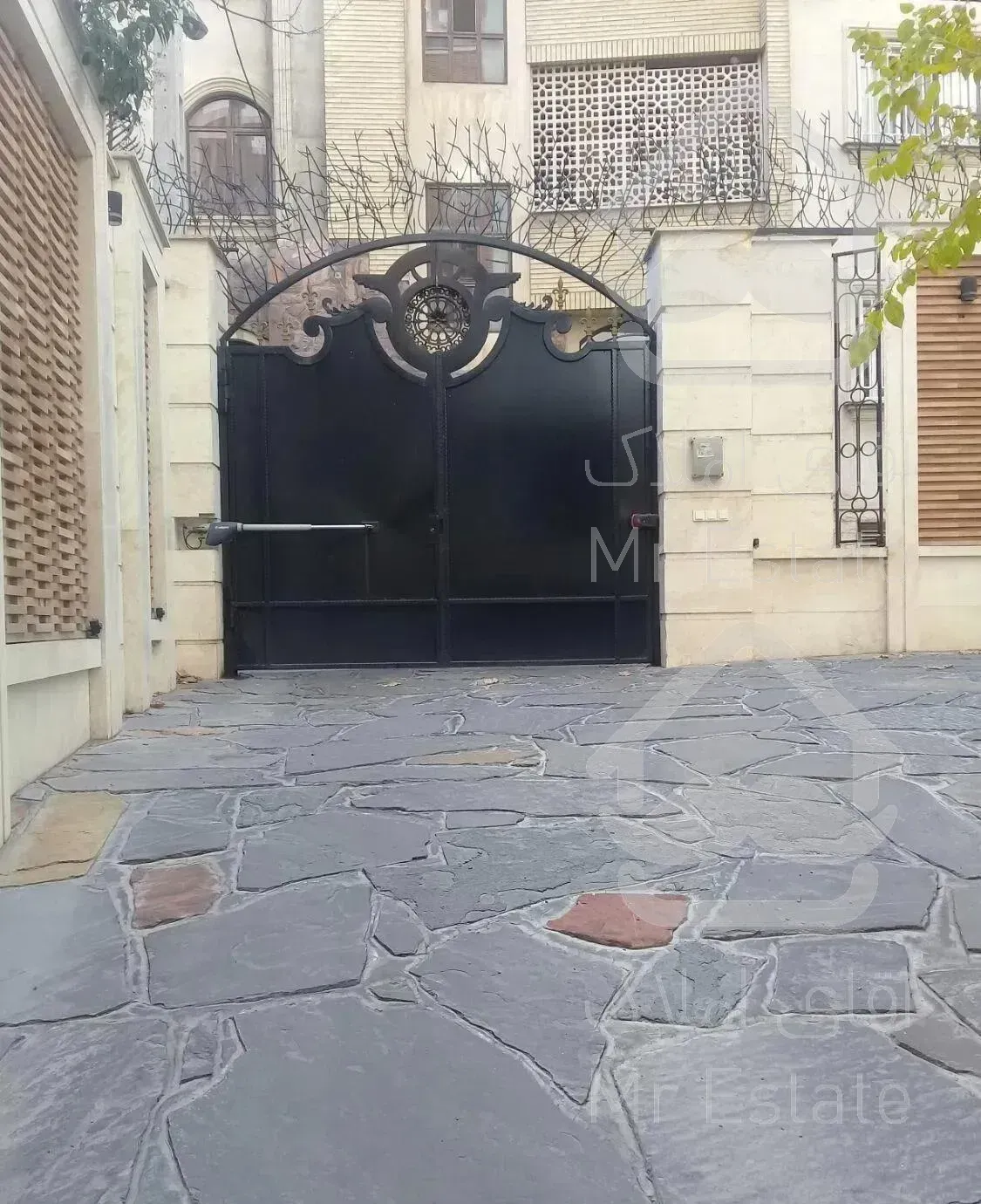 اپارتمان ۱۳۵ متری فروش