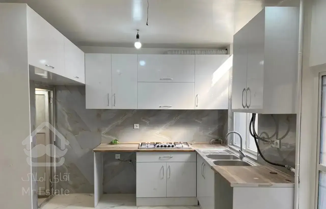 فروش ۴۸ متری شمشیری تک برگ