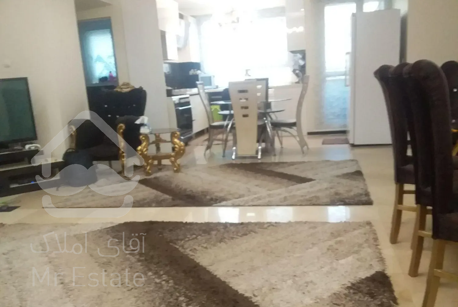 اپارتمان 85 متری  2 خواب غرق نور