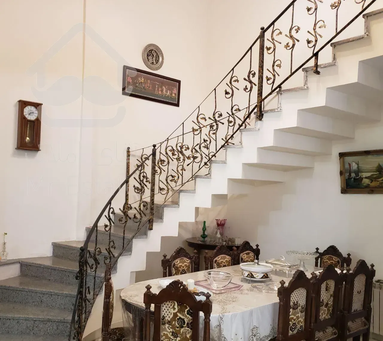 ۵۰۰متر ویلایی ۳ طبقه دربست/گویا/بازسازی شده