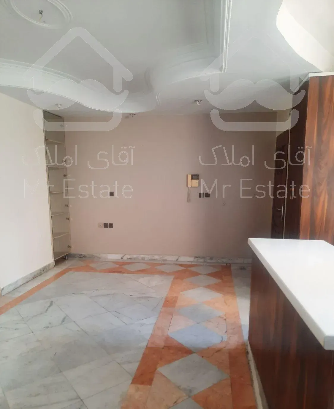 آپارتمان خوش نقشه. کیهان..