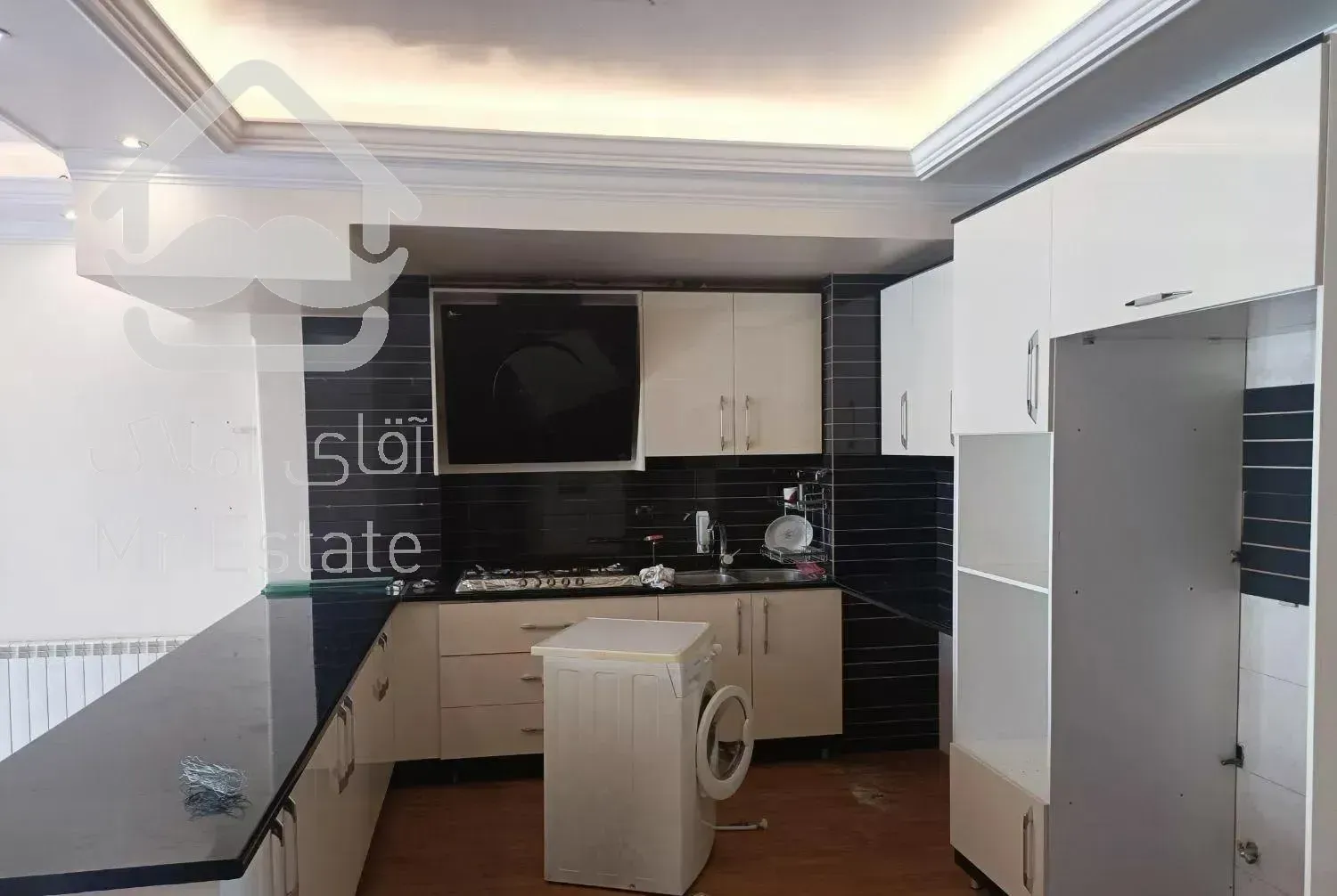 108متر.دو خواب.خ سنایی.