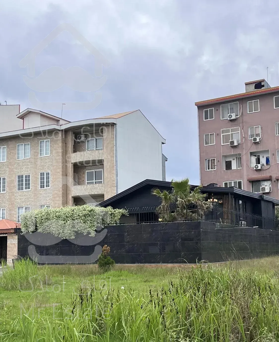 فروش ویلای ۳۰۰ متری استخردار بلوار نجفی