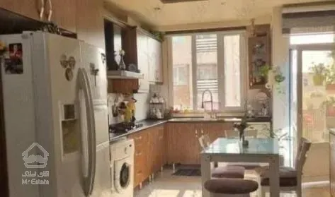 94متر فول امکانات خوش نقشه دبستان