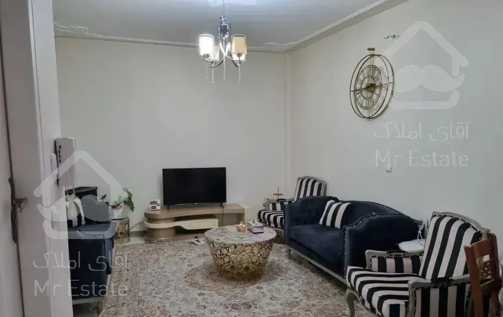 ۵۰ متر با پارکینگ