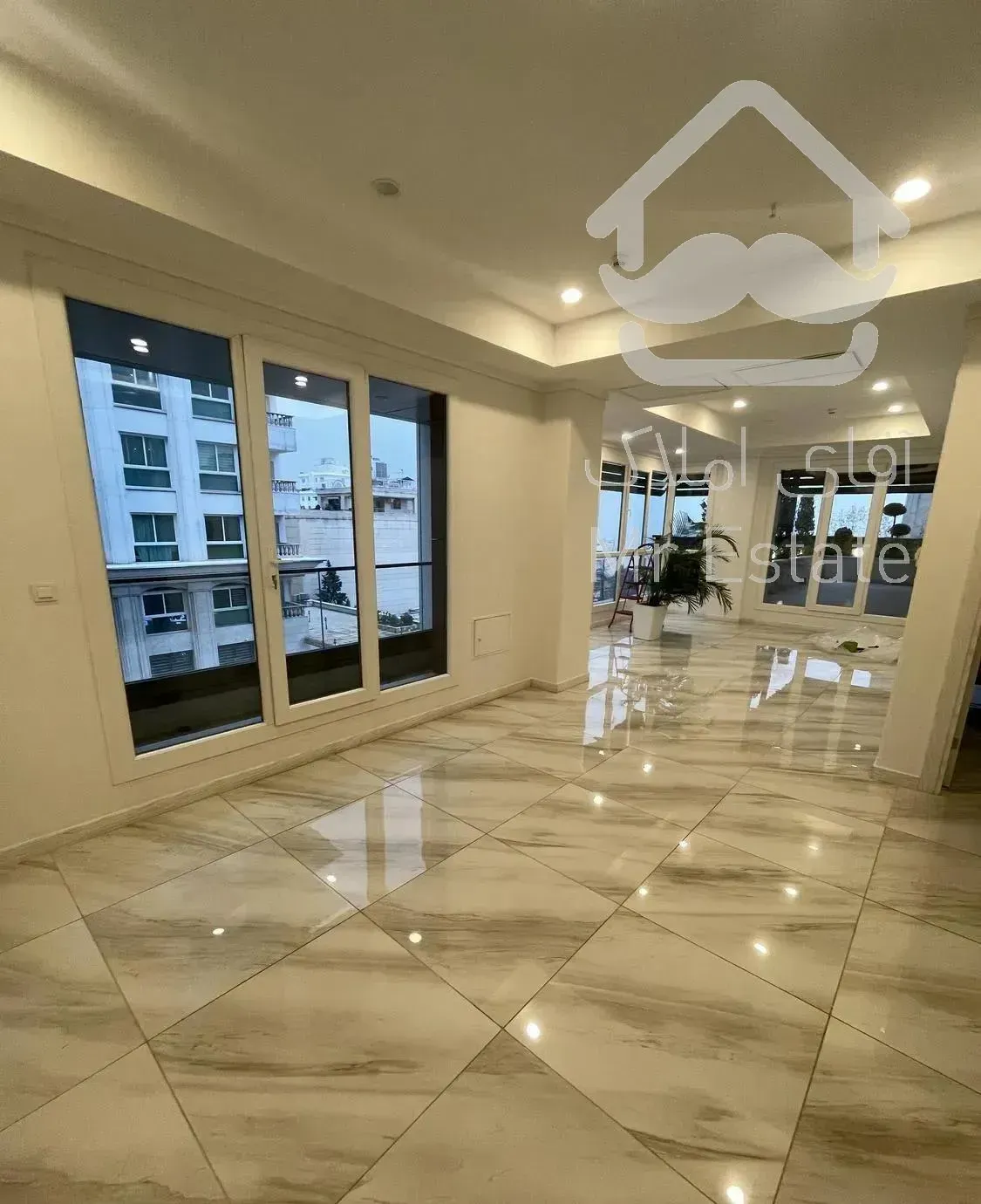 ولنجک/۸۵متر/دید و ویو/ارتفاع سقف ۴/۵