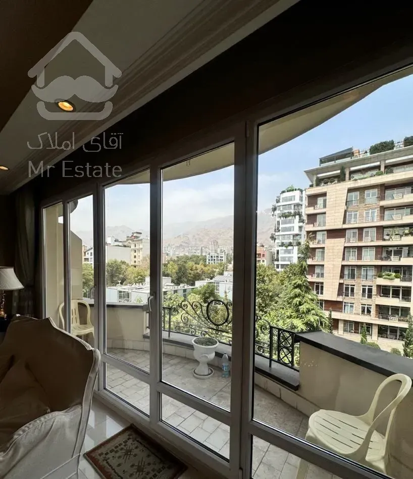 فروش آپارتمان ۲۱۰متر نیازبه بازسازی / سرمایه گذاری