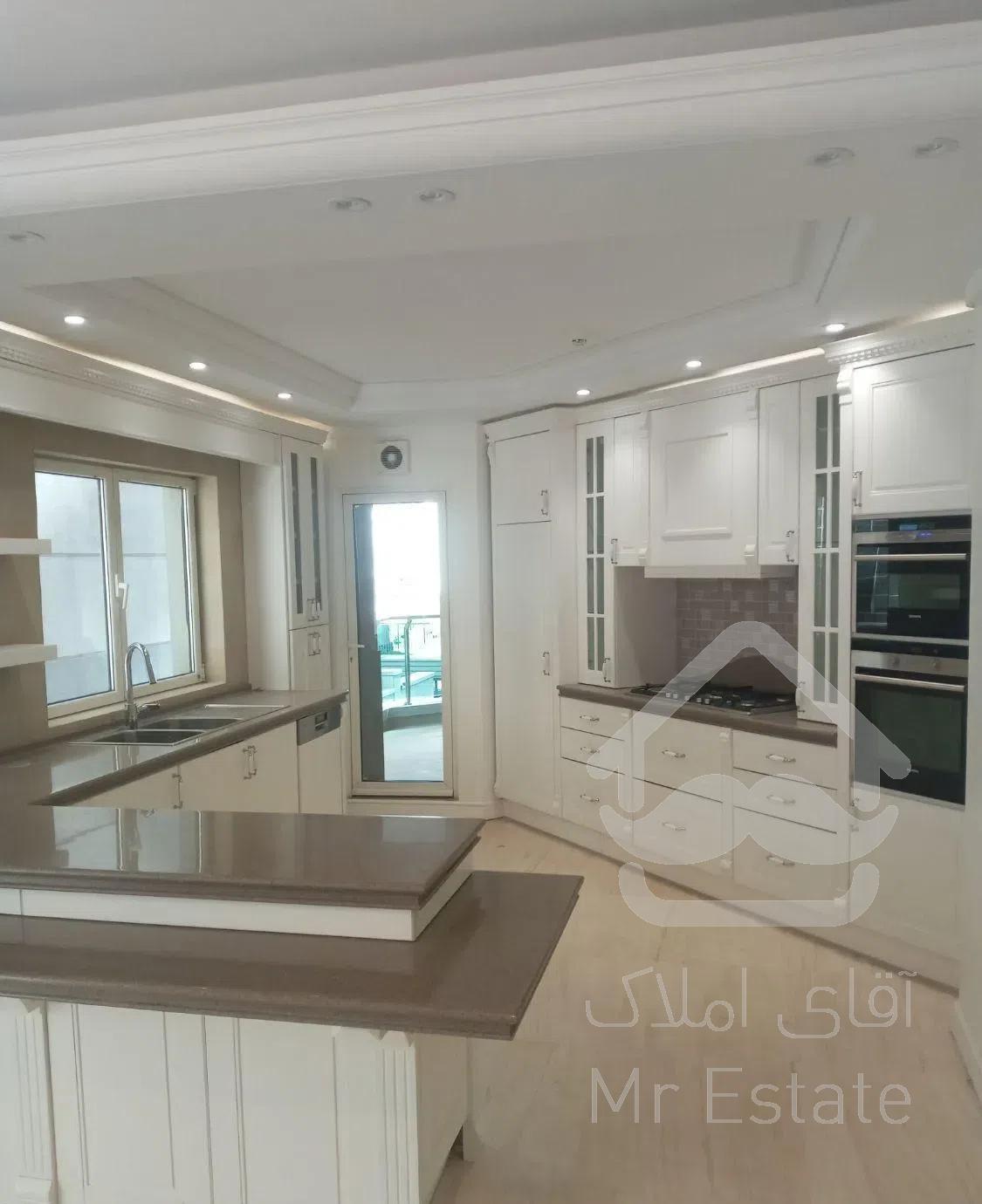 ۳۲۰ متر ۴ خواب تراس قابل چیدمان