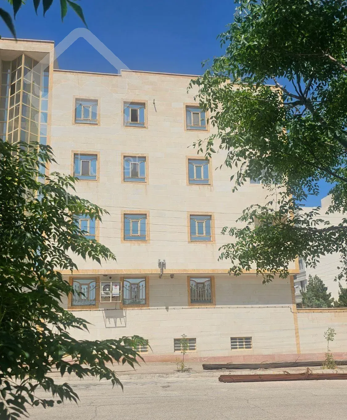 فروش آپارتمان۷۸متری۲ خوابه طبقه۲بلوار جمهوری ک ملت