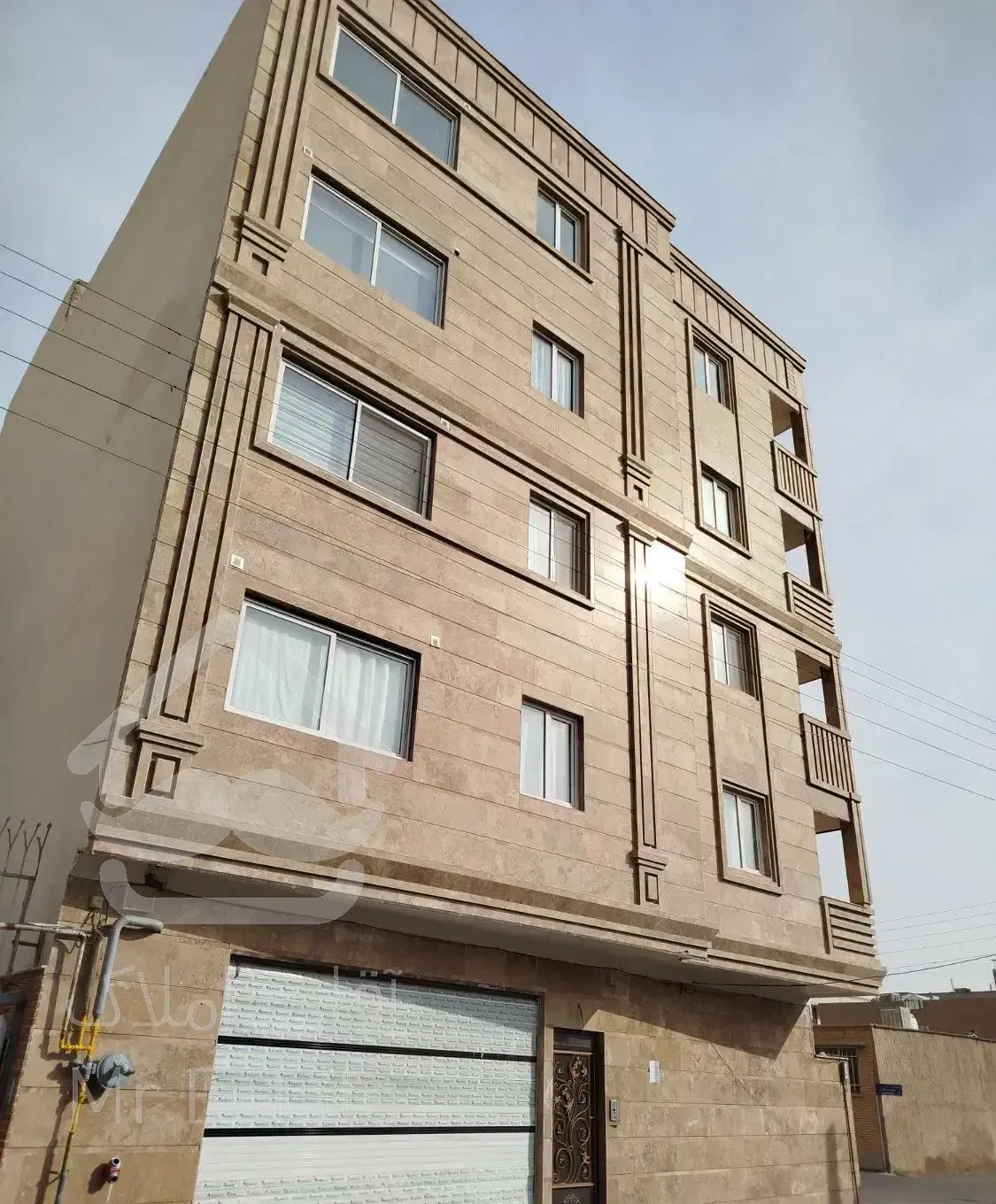 یک واحد آپارتمان خشک در خیابان 12 فروردین