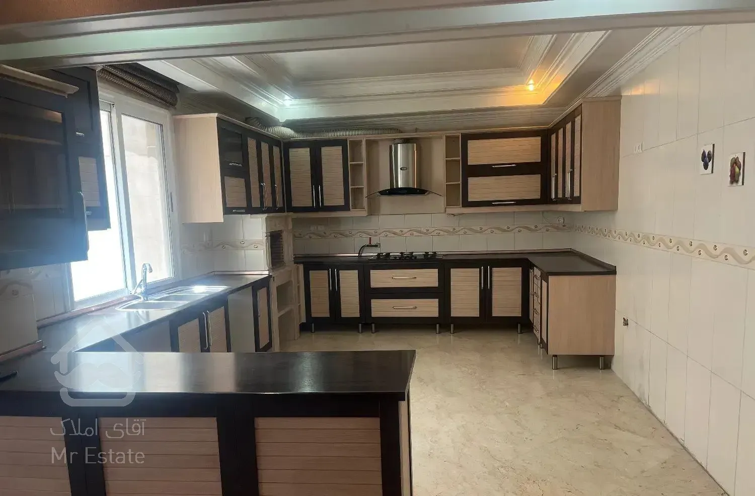 ۱۲۰متر3خواب فول امکانات تراورتن سالن پرده خور