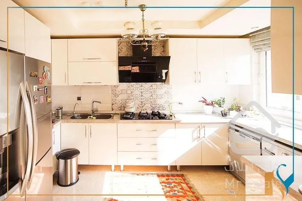 خرید 115 متری آقائی نیاوران