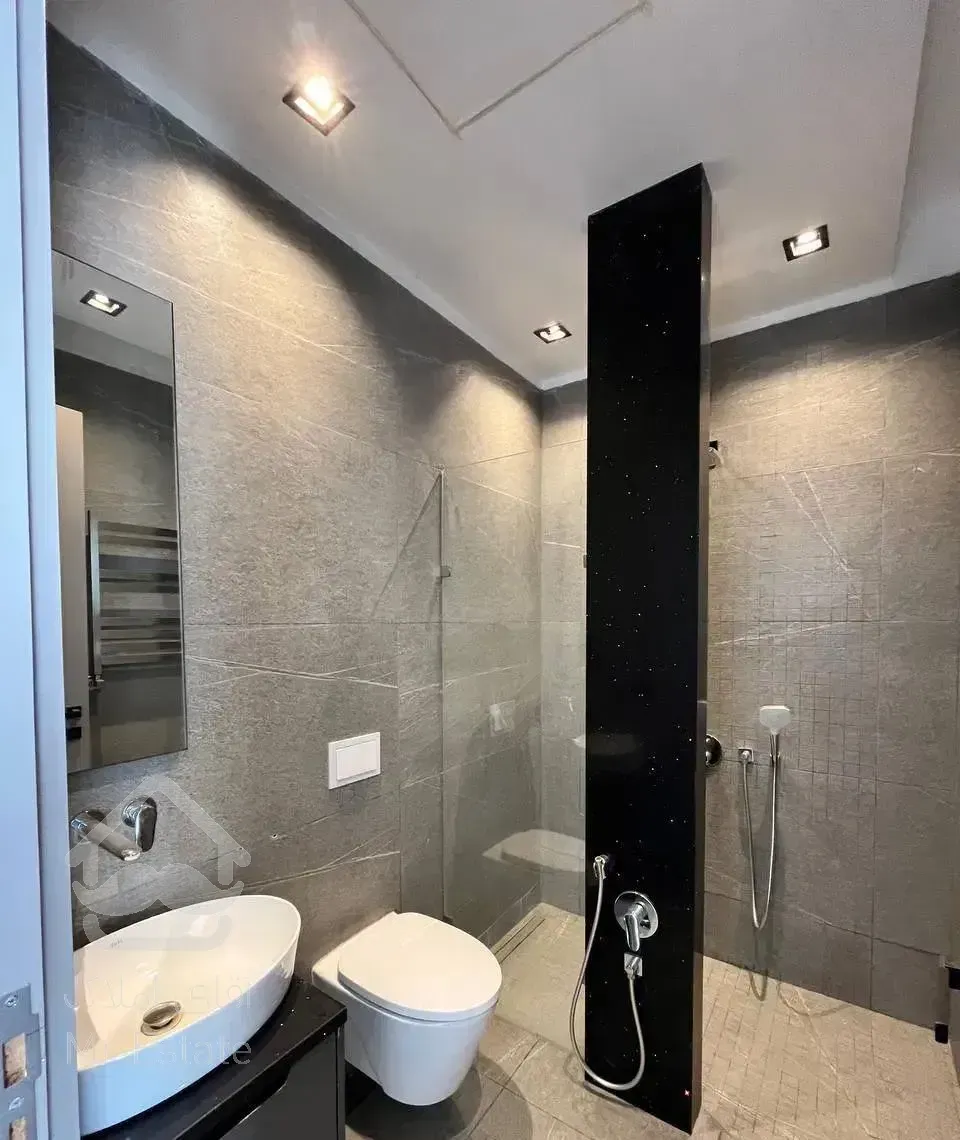 آپارتمان تکواحدی ۱۲۰ متر نوساز