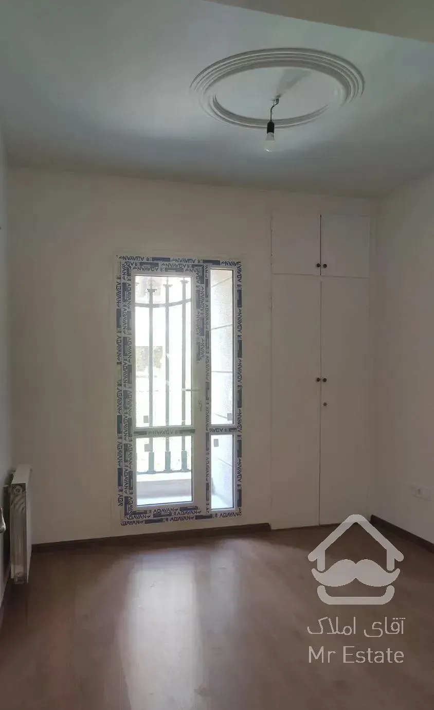 ١۰٦ متر مسکونی بین وزرا و ولیعصر