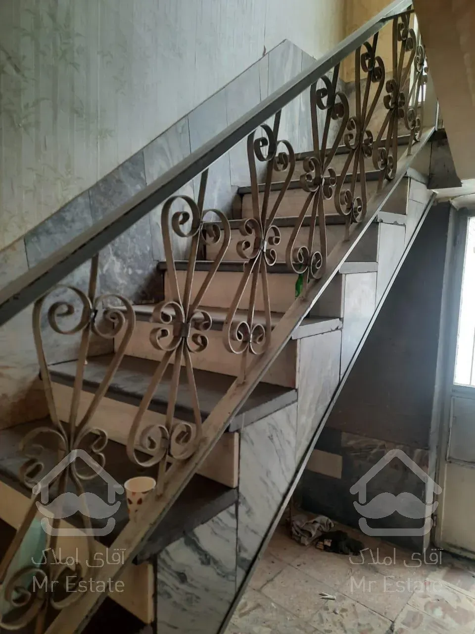 خانه دربست کلنگی ۱/۵ طبقه رهن کامل درحال بازسازی