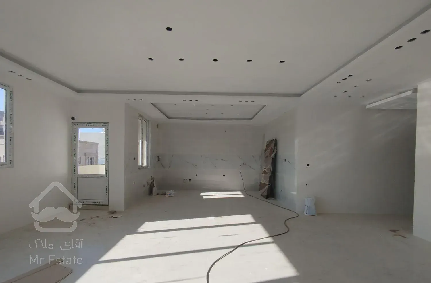 فروش‌آپارتمان۱۲۰متری/برخیابان‌اصلی‌جلال/کلیدتحویل