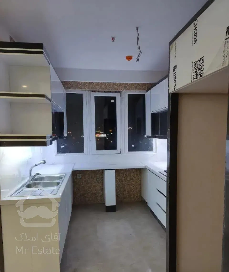 واحد ۸۵ متری برج رزت